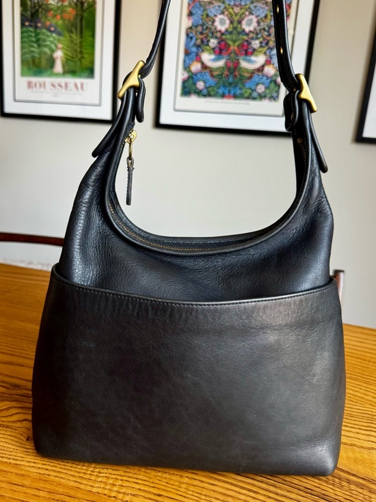 Coach Handbags - Vintage Coach Black Shoulder Bag 9058